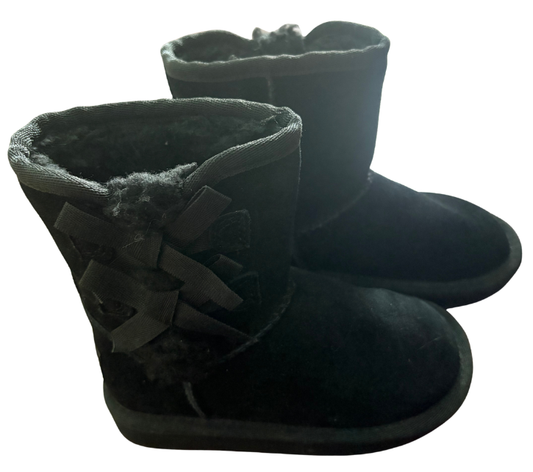 Winter Boots - Size 9 (UGG)