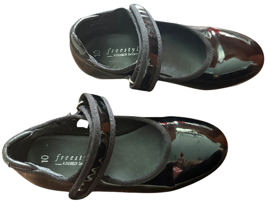 Tap Shoes - Size 10 (Danskin)