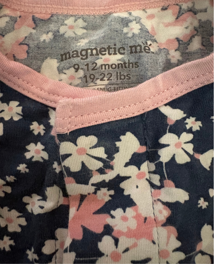 Magnetic Onesie - Size 9-12 Months (Magnetic Me)